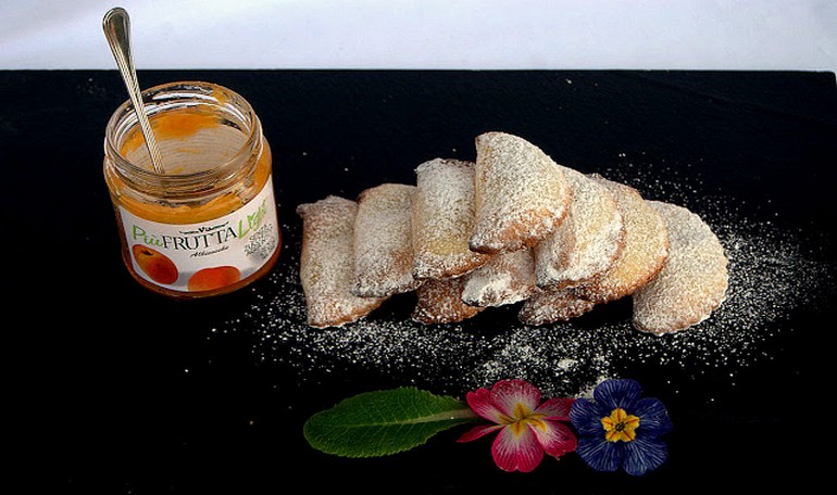 Ravioli dolci al forno farciti con Confettura "Più Frutta Light" di Albicocche