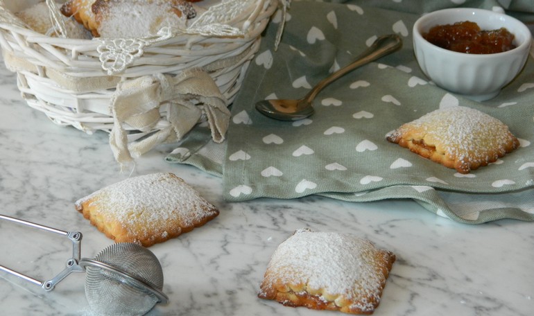 Biscotti farciti con confettura di fichi