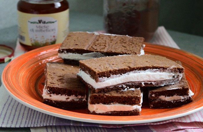 Trancetti al cacao con crema al latte