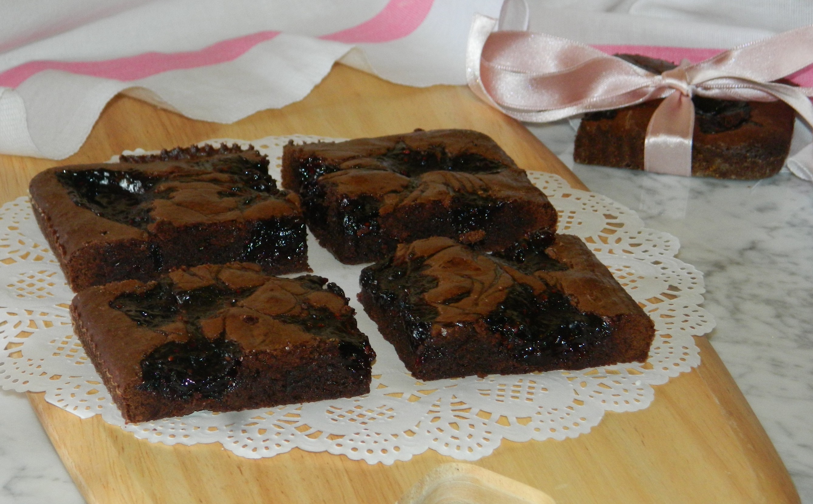 Brownies con confettura di more