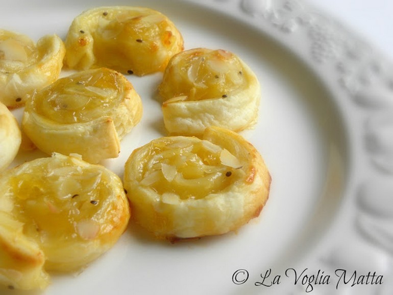 Cookies with almonds, chocolate and candied lemon