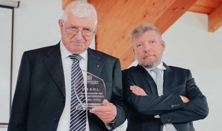 Vis festeggia i suoi primi quarant'anni