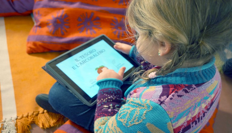 Tablet e smartphone: un'occasione in più per giocare e crescere con i figli