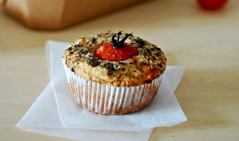 Mediterranean flavor muffin (eggs and butter free)